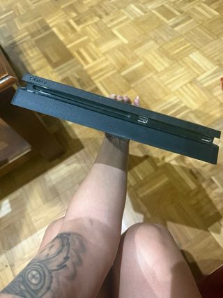 Consola PS4 Pro Negra + Juego CTR