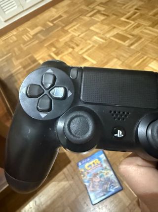 Consola PS4 Pro Negra + Juego CTR
