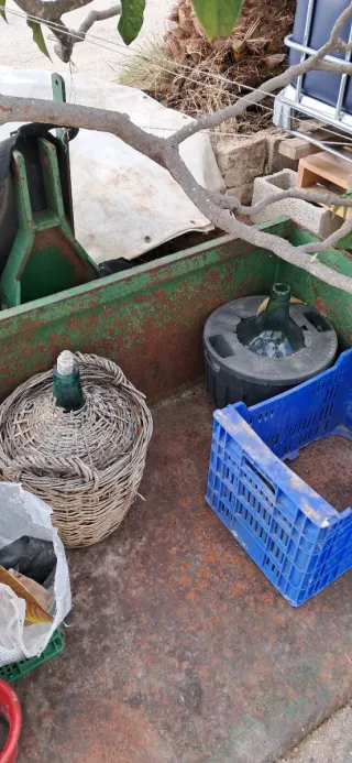 Damigianas varias y varias tamaños