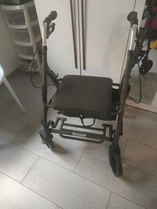 Andador con asiento, 3 meses de uso