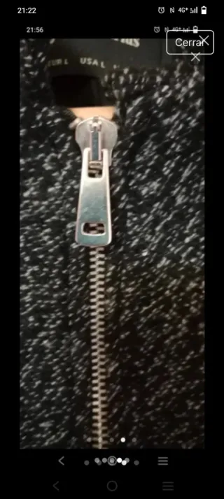 Chaqueta Stradivarius mujer negra y gris. Un solo