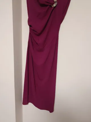 Vestido midi aplique dorado zara