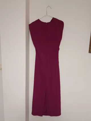 Vestido midi aplique dorado zara