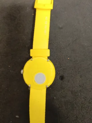 Reloj Infantil Swatch Amarillo Dibujos