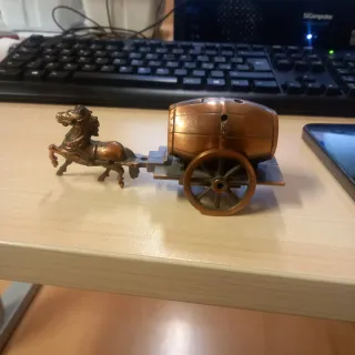 Accendino cavallo con botte