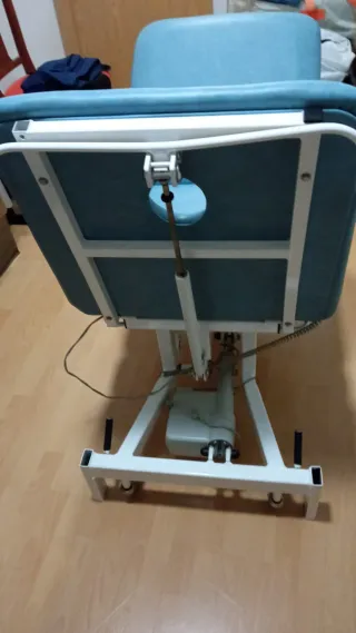 Camilla hidráulica para fisioterapia o masajes