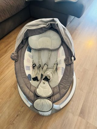 Mecedora bebé eléctrica gris