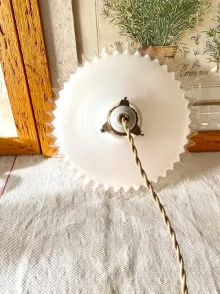 Lámpara vintage cristal opal borde dentado 26 cm