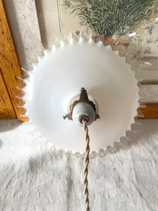 Lámpara vintage cristal opal borde dentado 26 cm