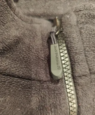 Forro polar Jack Wolfskin negro precio negociable