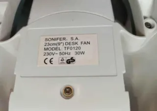 Ventilador de mesa metálico y plástico