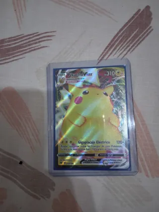 Carta Pokémon Pikachu VMAX Gigamax