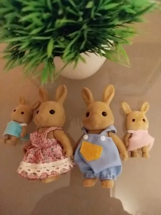 Familia de muñecos estilo Sylvanian