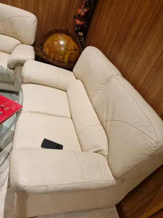 Sofá de piel beige semi nuevo