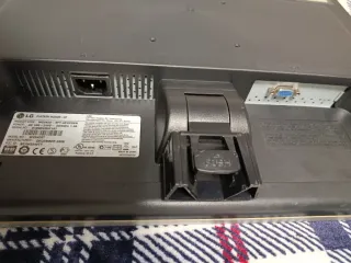 Monitor LG Flatron 19 Plata