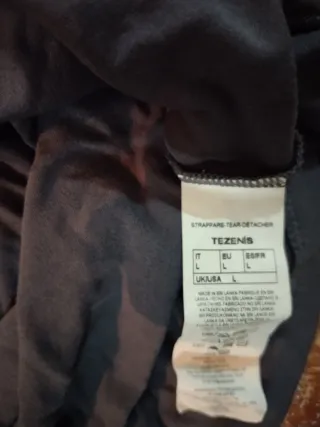 Camiseta gris manga larga con encaje