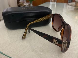 Gafas de sol Guess originales con funda