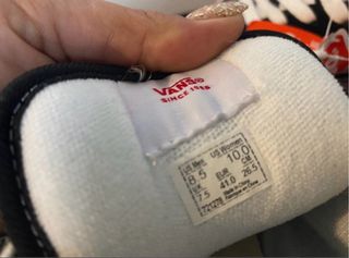 Zapatillas Vans Negras y Blancas