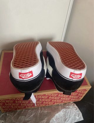 Zapatillas Vans Negras y Blancas