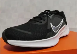 Zapatillas NIKE Quest 5  A ESTRENAR
