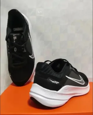 Zapatillas NIKE Quest 5  A ESTRENAR