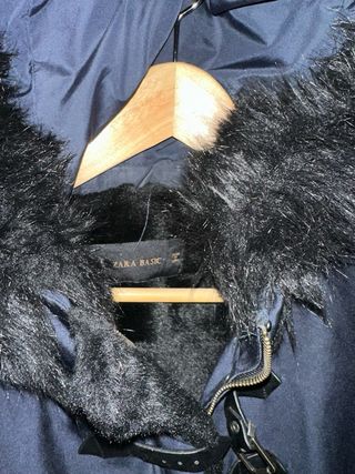 Abrigo Zara azul con cspucha