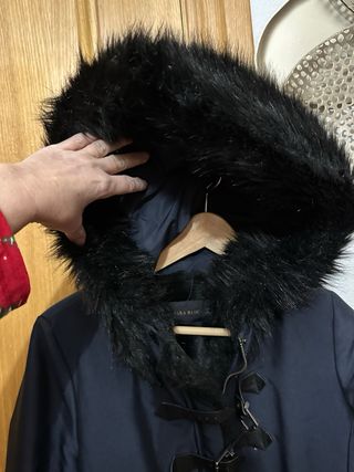 Abrigo Zara azul con cspucha