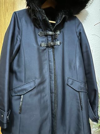 Abrigo Zara azul con cspucha