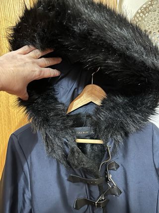 Abrigo Zara azul con cspucha