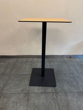 Mesa alta y silla alta