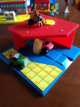 Lote coches miniatura Road Champs + edificios