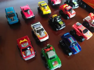 Lote coches miniatura Road Champs + edificios