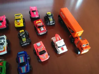 Lote coches miniatura Road Champs + edificios