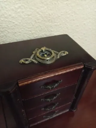 Joyero antiguo de madera