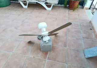 Ventilador de techo blanco