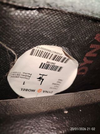 Silla de oficina ergonómica con reposabrazos