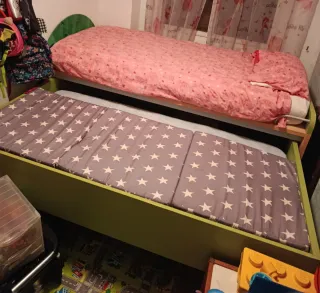 Cama nido de 90cm,  madera. Con dos cajones 80 eur