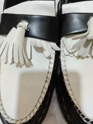 Dr. Martens Loafers Adrian Tassel Nero e Bianco