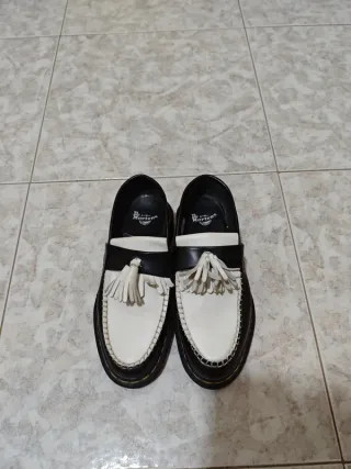 Dr. Martens Loafers Adrian Tassel Nero e Bianco
