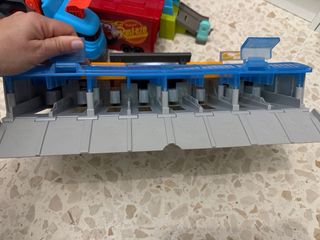 Camiones Hot Wheels, Cars y Centro de Lavado