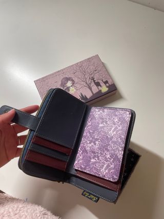 Cartera nueva con caja