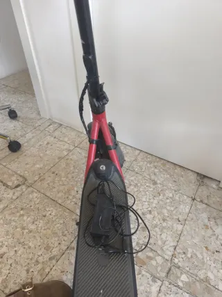 Patinete Eléctrico Rojo y Negro, segway ninebot