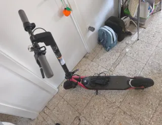 Patinete Eléctrico Rojo y Negro, segway ninebot