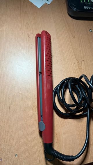 Plancha de pelo roja