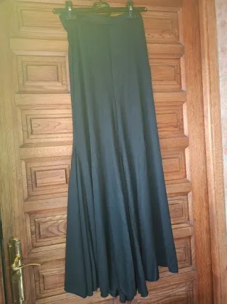 Mallot, falda y zapatos de flamenco sin usar