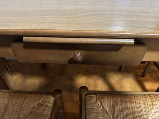 Mesa de comedor extensible con 4 sillas