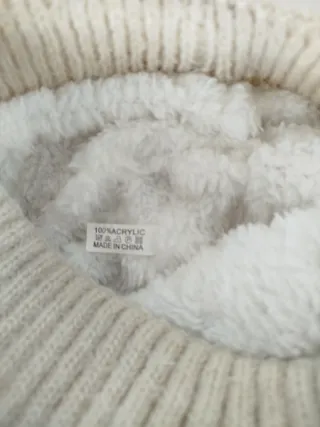 Bonito Gorro de lana con pompón de pelito