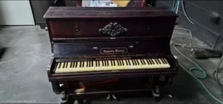 Piano Antiguo de Madera