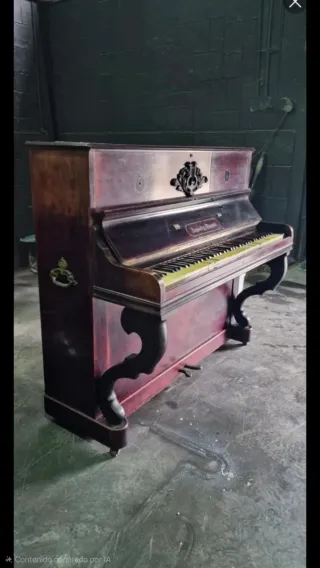 Piano Antiguo de Madera