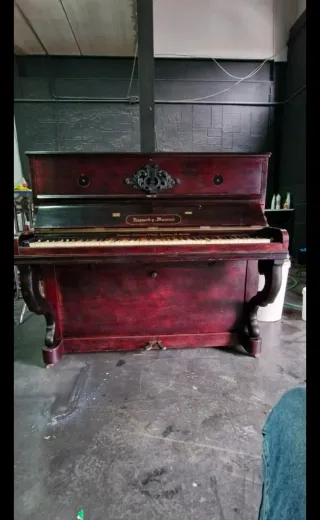 Piano Antiguo de Madera